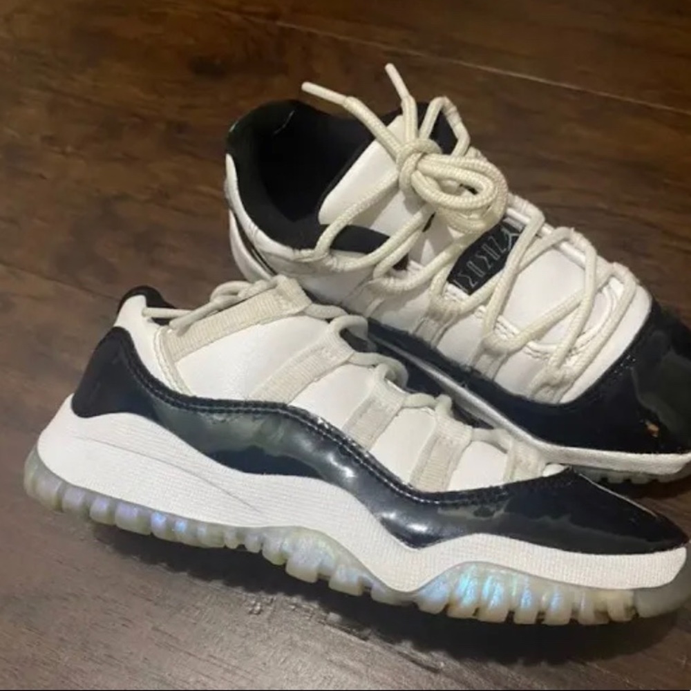 JORDAN 11 Easter boys size 7